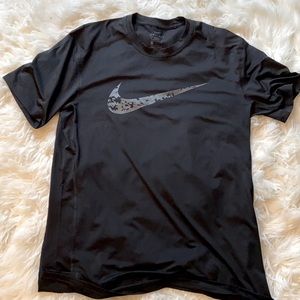 Men’s Nike dry fit T-shirt size large